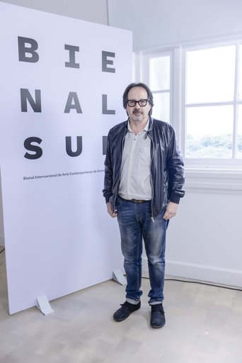 Portrait of Oscar Muñoz