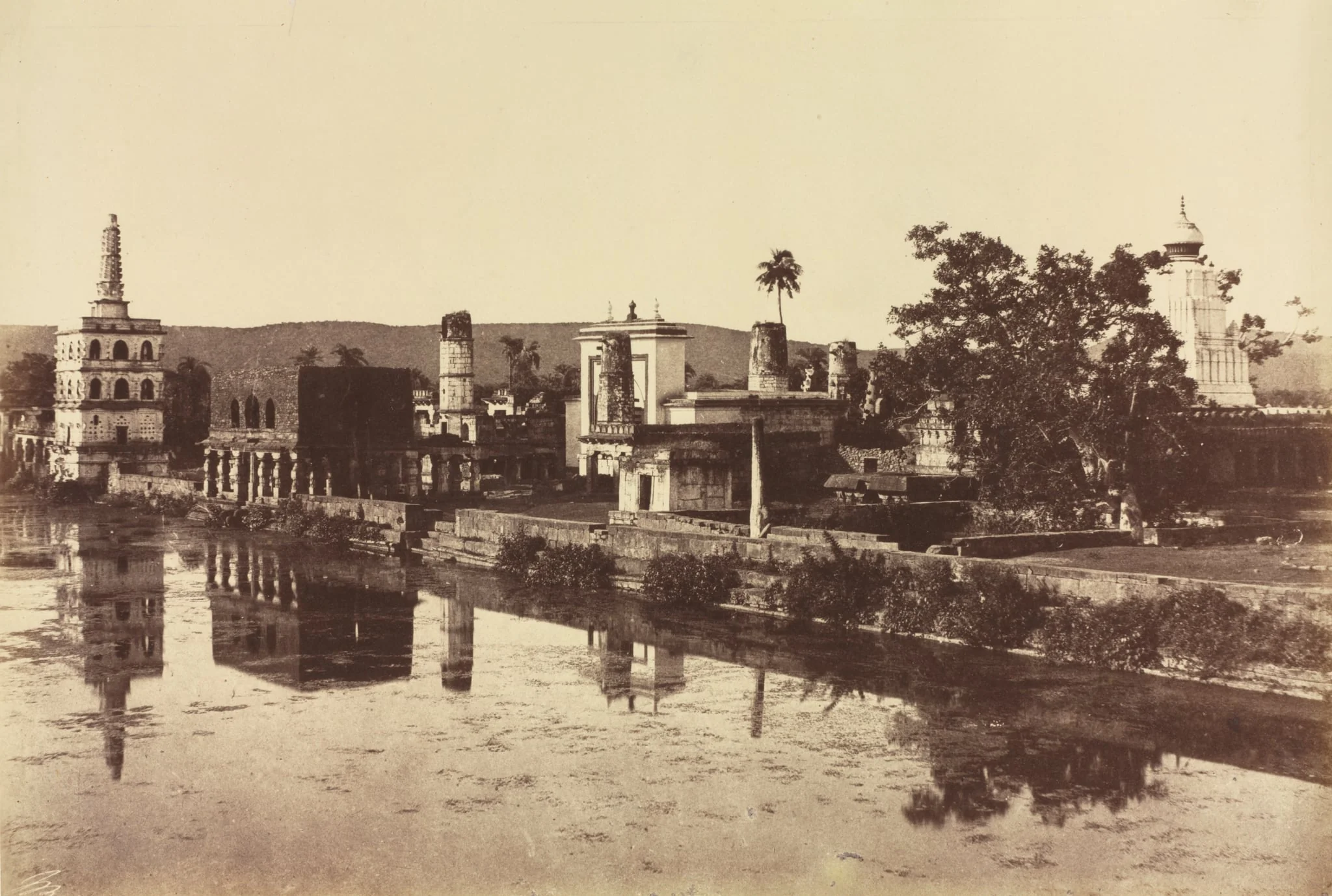 Tank and Temples at Bunshunkuree, by Col. Thomas Biggs, 1857