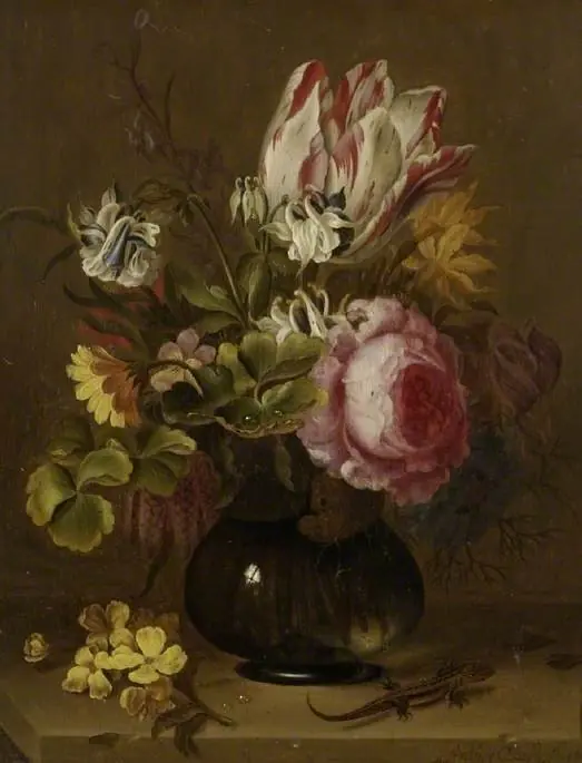 A vase of flowers