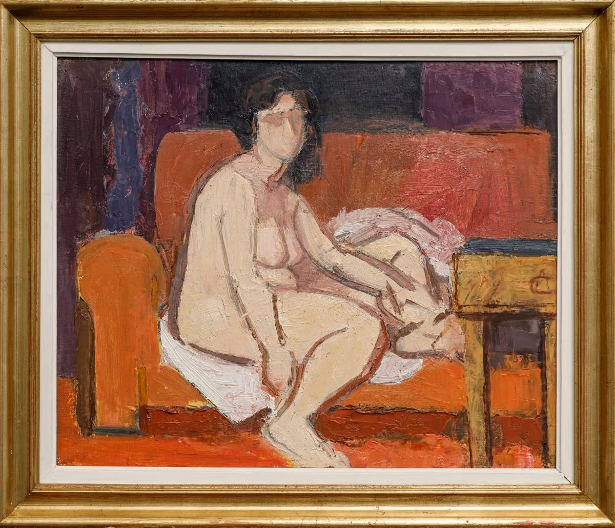 Nud pe canapea