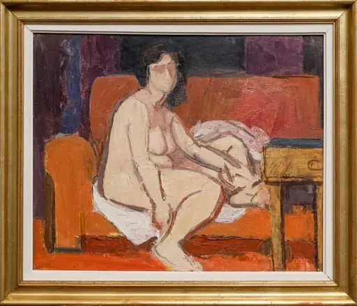 Nud pe canapea