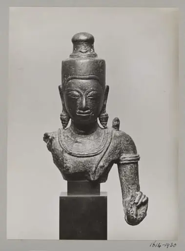Bronze Cambodian sculpture of Buddha, ca. 13th century, V&A Museum, London