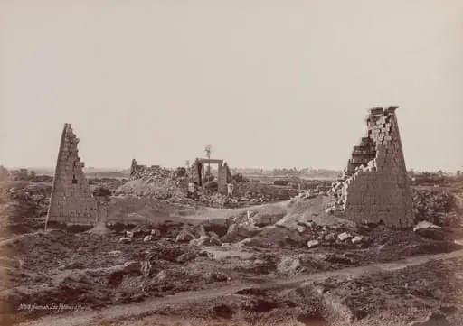Karnak, Les Pylônes d'Horus