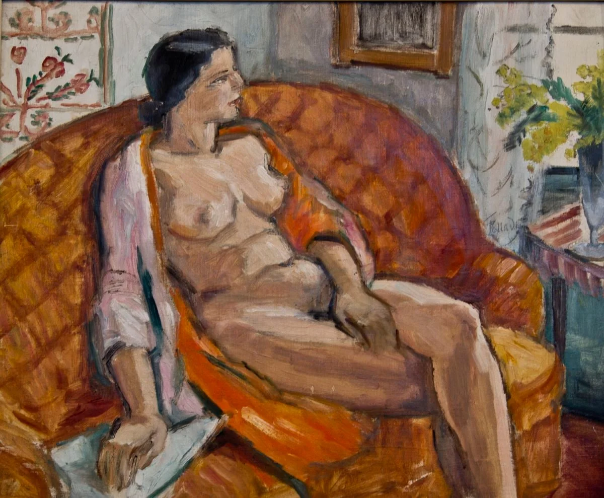Nud în fotoliu oranj