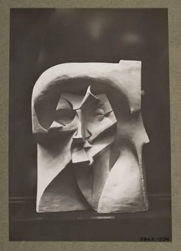 Abstract Solids and Hollows of a Head