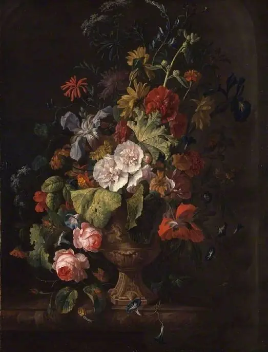 A vase of flowers