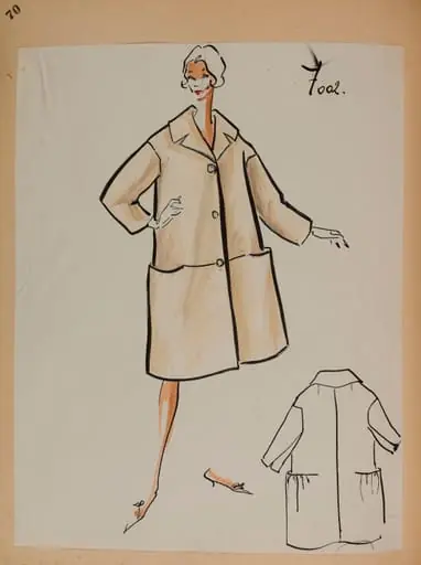 Manteau beige ample, à manches lognues, à boutonnage et à deux grandes poches