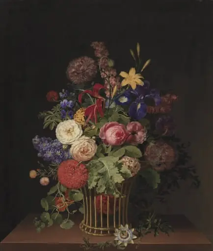 En let rørkurv med blomster
