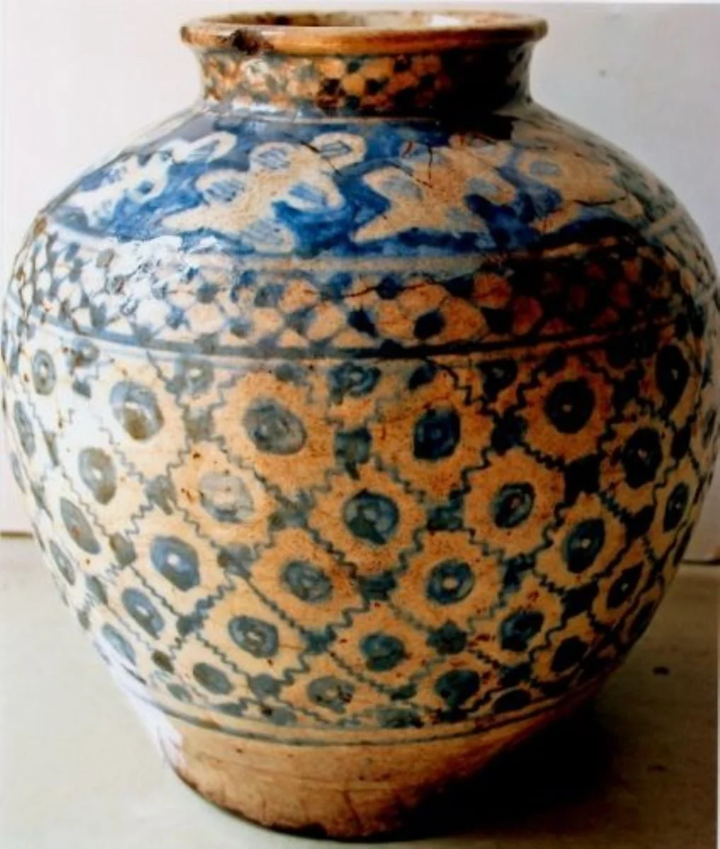 vas persan, by Unknown, 1750