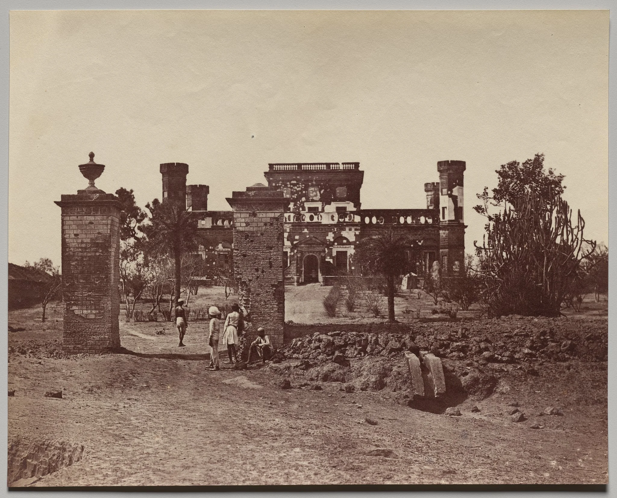 Mess House of the 32nd Regiment, by Felice A. Beato, 1858