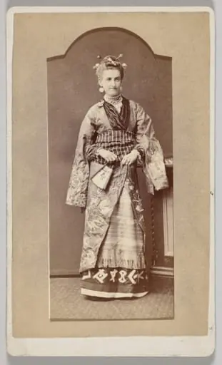 Untitled (white woman in Japanese kimono with fan)