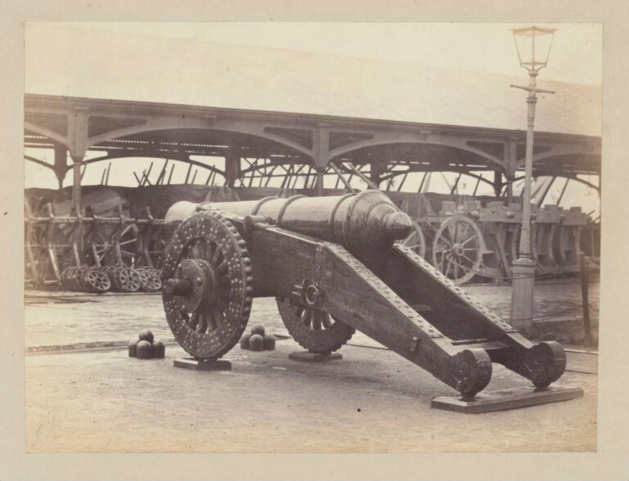 Canon on Display, by The Photographic Establishment of the War Department, photographic, 1858