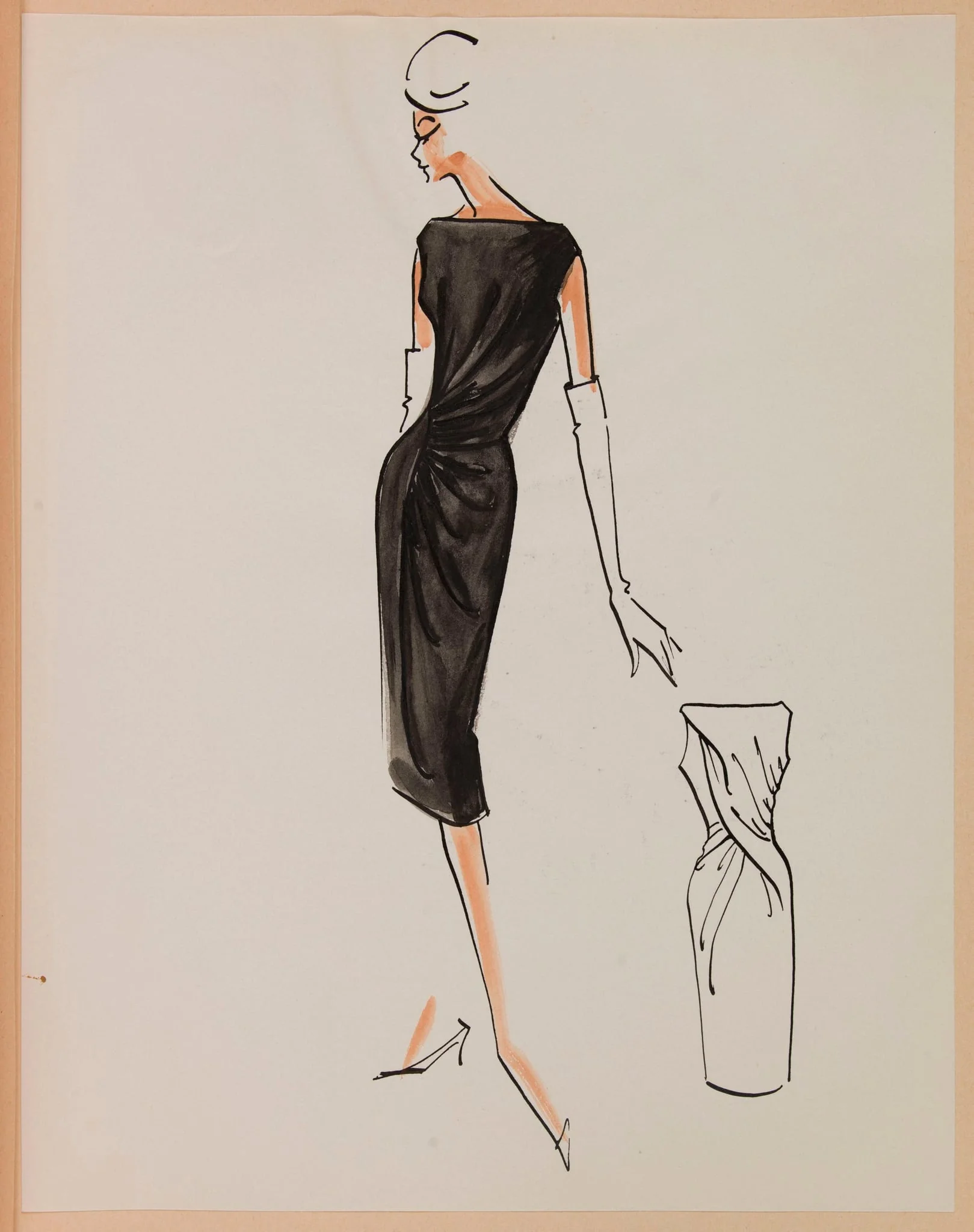 Robe noireà encolure bateau et plissée sur une hanche, by Carven, 1959