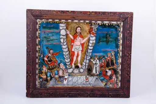 Învierea Domnului Iisus Hristos. Mântuitorul Iisus Hristos, ieșind din mormânt, Înviind, cu steagul biruinței în mâna stângă, zdrobește ușile iadului, cu mâna dreapta arătând și Binecuvântând. În stânga Mântuitorului este Îngerul Gavriil, care aducea Vestea Învierii Domnului. Îngerul a strigat…Vestea… și în urma lui vin cele trei femei mironosițe. Mântuitorul este înfășurat cu o mantie și roșie și o țesătură albă, în mijlocul coapselor și a mijlocului. Este pe o mandorlă de nouri albi, sugerându-se, astfel, deschiderea Cerurilor și poartă Lumina Învierii ca pe o mantie de aripi. Cei patru ostași adormiți sunt aruncați la marginea mormântului. Lateral dreapta Mântuitorului este sutașul Longhin, care a împuns Trupul Mântuitorului pe Cruce cu sulița în coastă, iar sângele și apa ce au izvorât au tămăduit ochii necredinței sutașului. Icoana aparține lui Savu Moga, din Arpașu de Sus, Țara Făgărașului. Are o cromatică vie: albastru regal, albastru ceruleum, roșu vermillon, roz, galben, roșu, roz, auriu. Inscripția în româno-chirilică se traduce Învierea Domnului Iisus Hristos Înviere Mironosițe Longhin sutașul.