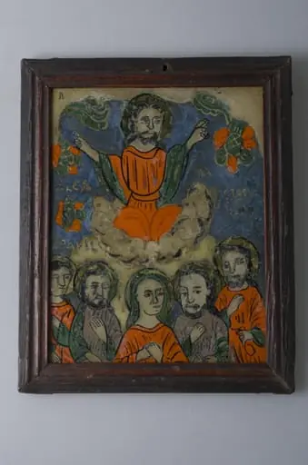 În registrul superior central, este reprezentat Iisus cu brațele larg deschise și binecuvântând, plutind pe norii slavei. În registrul inferior este redată central Fecioara Maria încadrată de grupul apostolilor, în dreapta ei Sfântul Petru cu cheia în mână, alături de un alt sfânt apostol, în stânga ei sfinții Pavel și Ioan. În registrul superior, de o parte și de cealaltă a lui Iisus este redat pe fundalul albastru elemente florale. Icoana are o ramă din lemn de brad cu elemente profilate pe latura interioară, grunduită. Cromatică: albastru; roșu pal; verde; oliv; negru și foiță de aur.