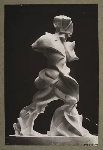 Spirals of Muscles in Motion