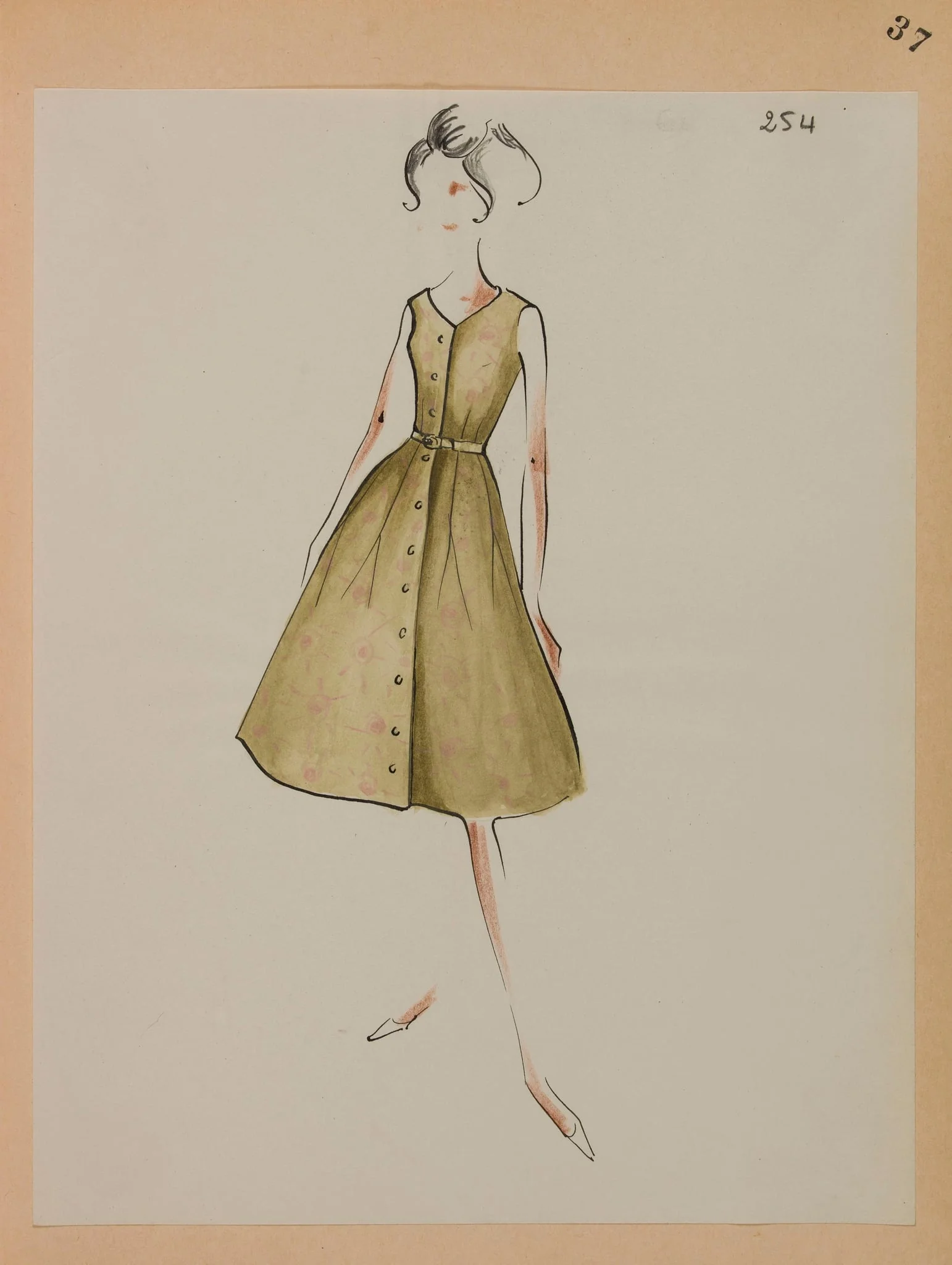 Robe à bretelles kaki clair à motif de soleil boutonnée de haut en bas avec fine ceinture, by Carven, 1963