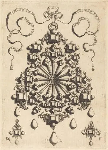 Large Pendant with Star at Centre