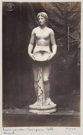Marble statue of a Naïade