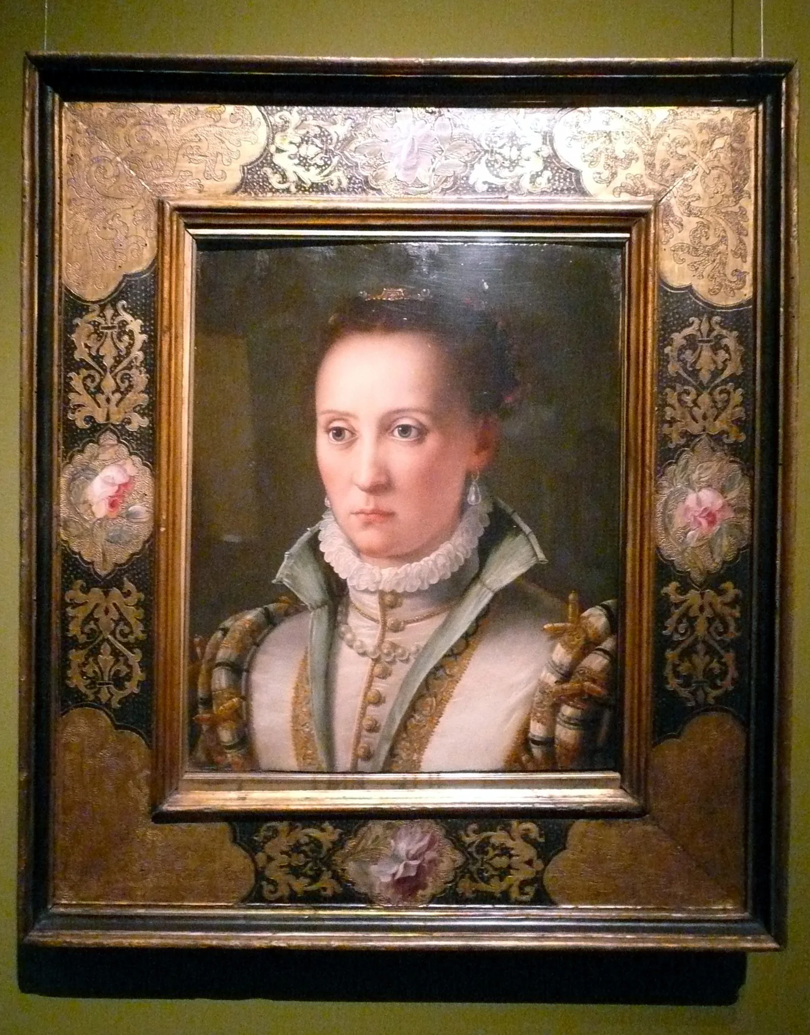 Portrait of a Young Lady, by Bronzino, oil, 1570