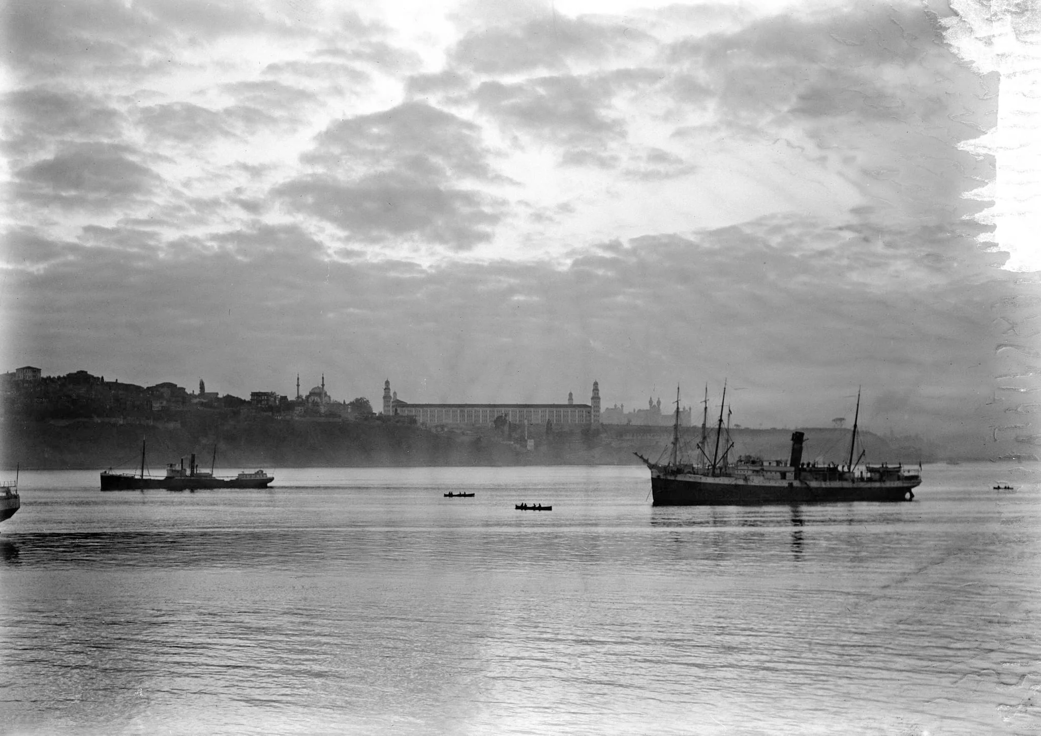 Constantinople, Scutari, lever du soleil, 18 XI 20 (Κωνσταντινούπολη, Σκουτάρι, ανατολή ηλίου, 18 Νοεμβρίου 1920), by Fred Boissonnas, 1920