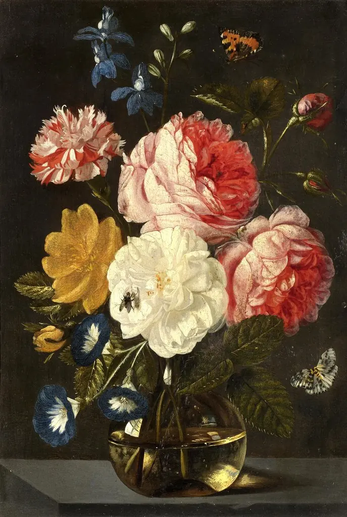 A vase of flowers