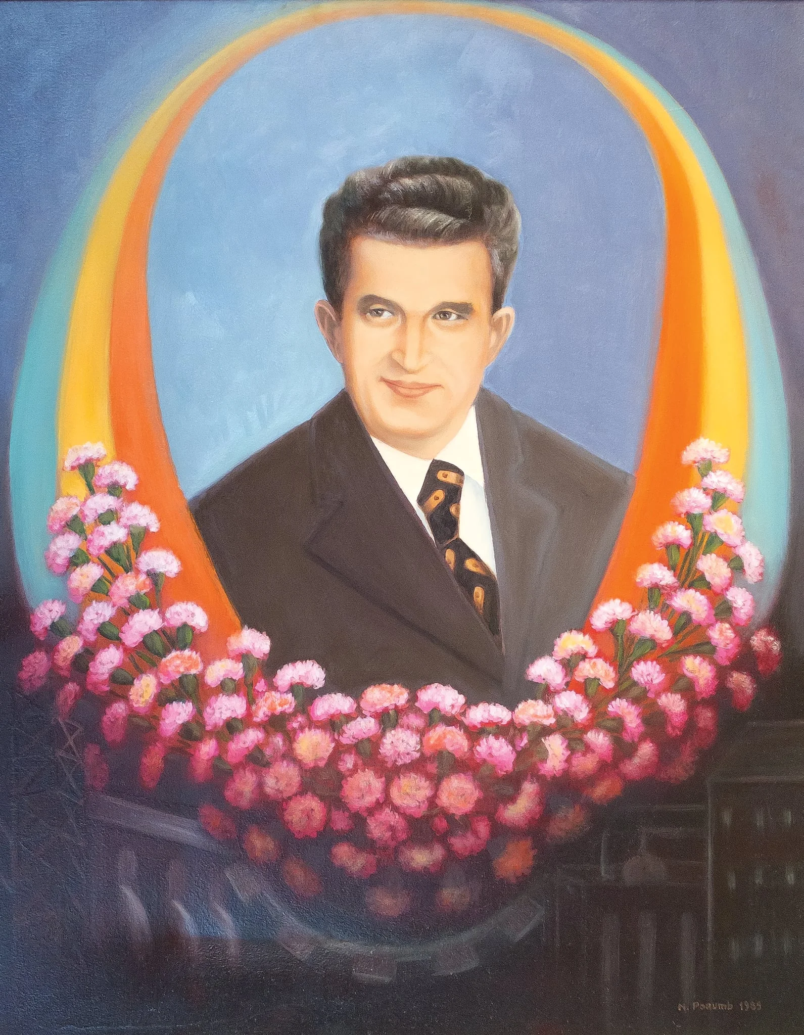 Tablou „Omagiu” semnat N. Porumb și datat în partea dreaptă jos. Tabloul îl reprezintă pe Nicolae Ceaușescu cu tricolorul în spate sub formă de curcubeu; în partea de jos a tabloului o ”mare” de garoafe și realizările socialismului. Comandat de Comitetul Județean de Partid Sibiu și dăruit lui Nicolae Ceaușescu cu ocazia zilie de naștere (ianuarie 1989).