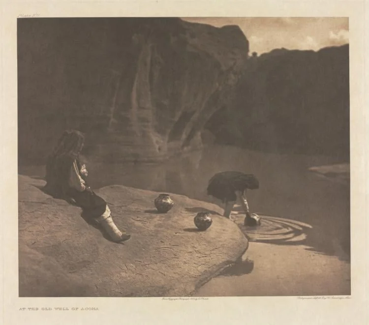 Portfolio XVI, Plate 571: At the Old Well of Acoma, by Edward S. Curtis, 1904