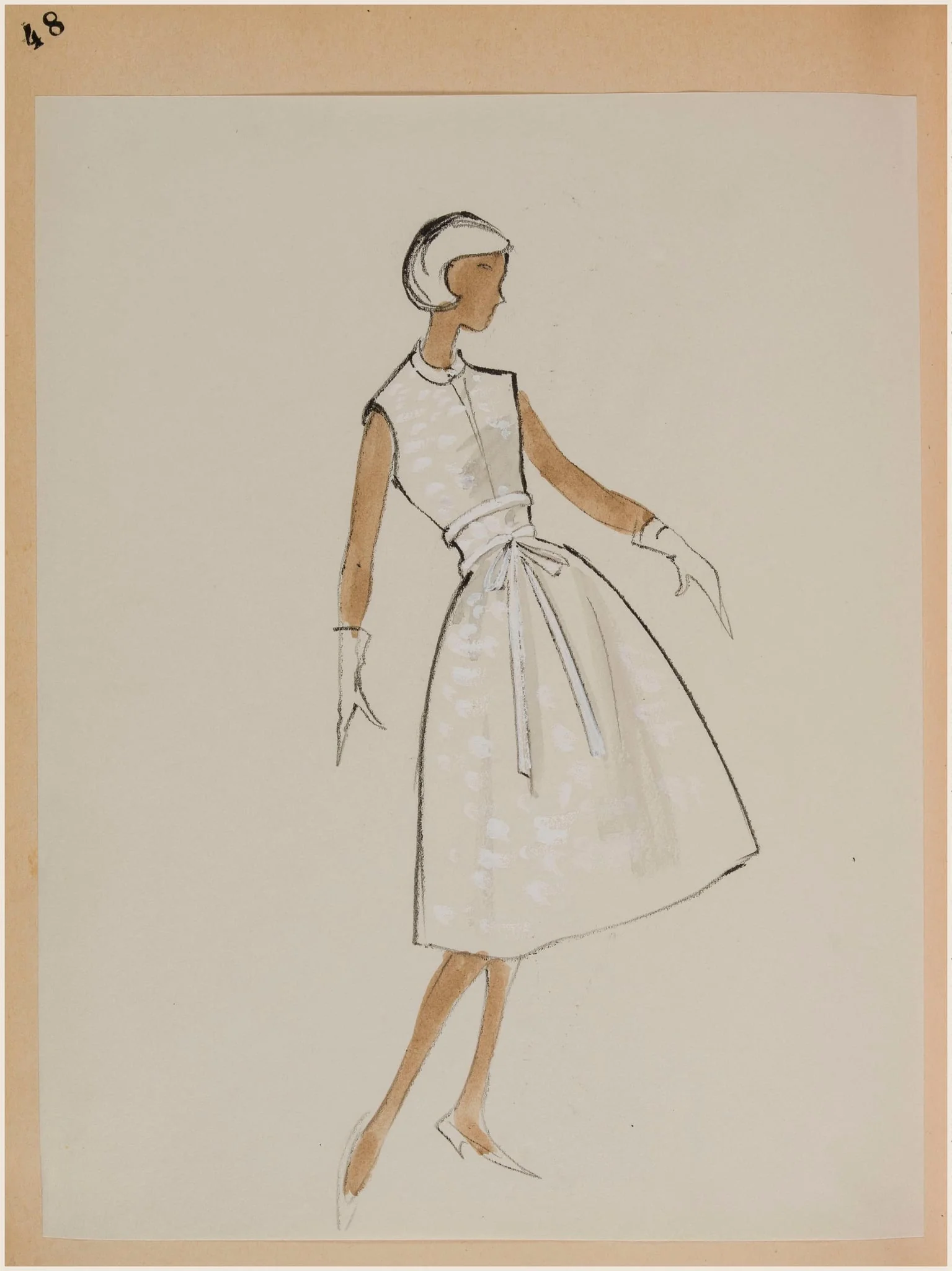 Robe sans manches blanche avec ceinture nouée à la taille, by Carven, 1958