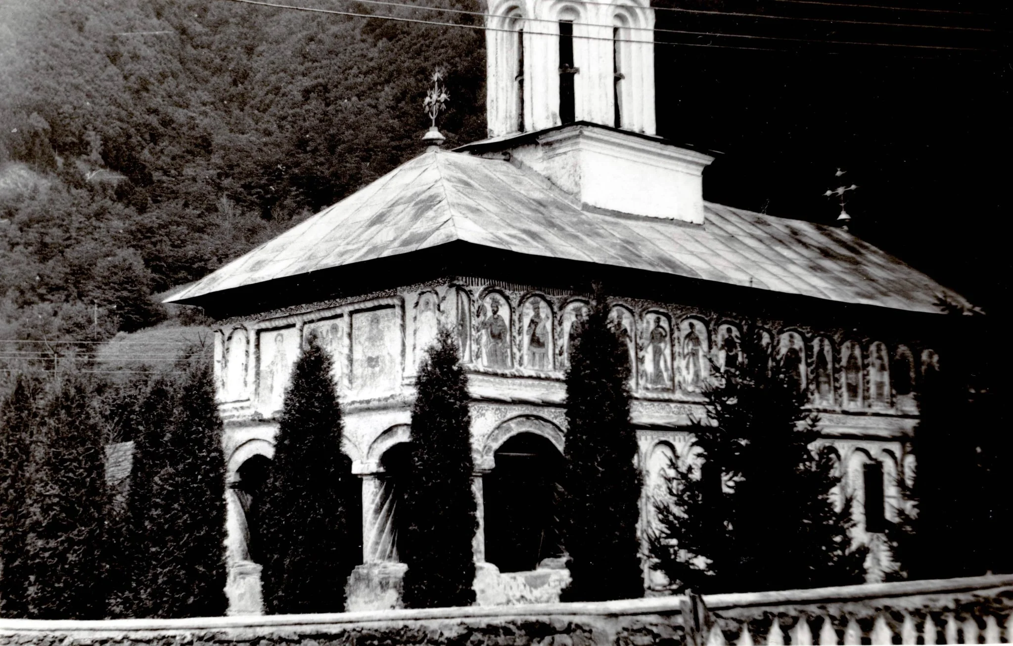 Biserica "Sf. Voievozi", Cîinenii Mici, comuna Cîineni, județul Vâlcea (1981), by Unknown, 1981