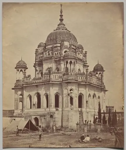 The Tomb of Saadat Ali in the Kaiserbagh Palace