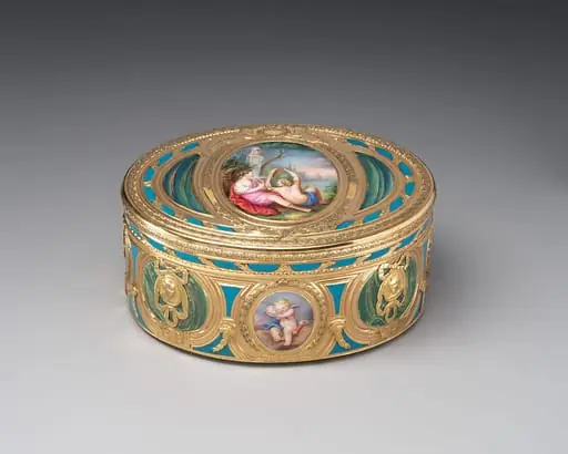 Snuffbox