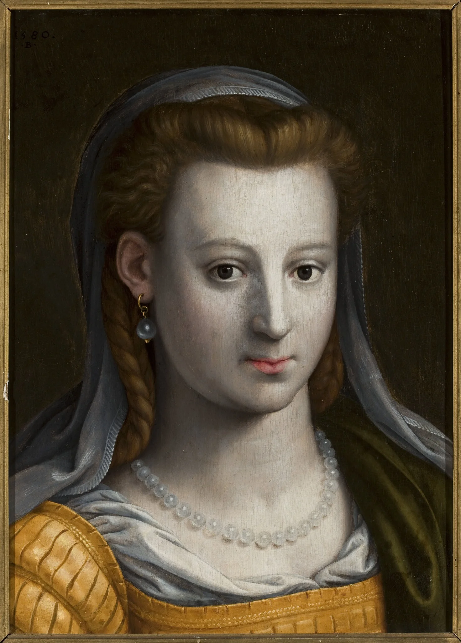 Head of a woman looking ahead