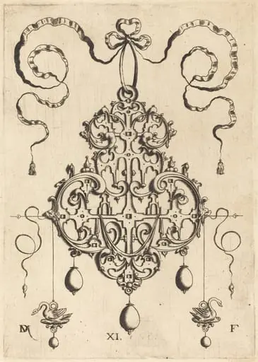 Strapwork Pendant with Two Swans as Earrings at Left and Right