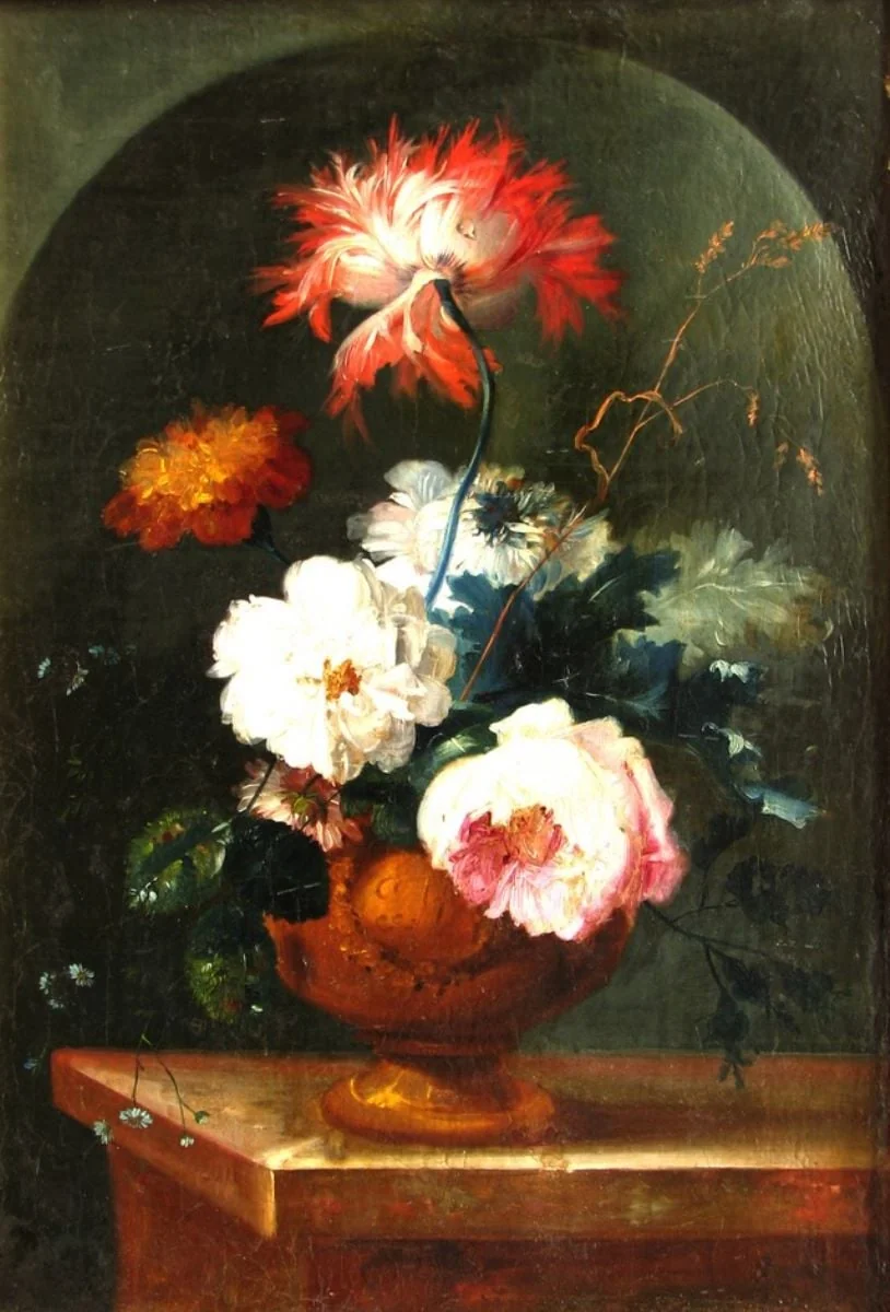 Buchet de flori în vas galben