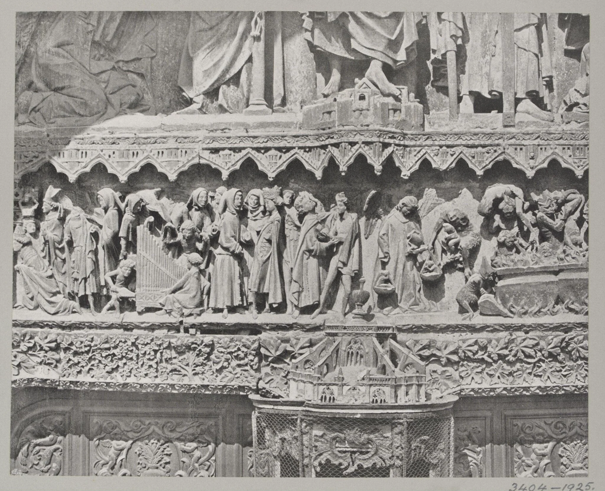 Detail of the carving of the tympanum, León Cathedral