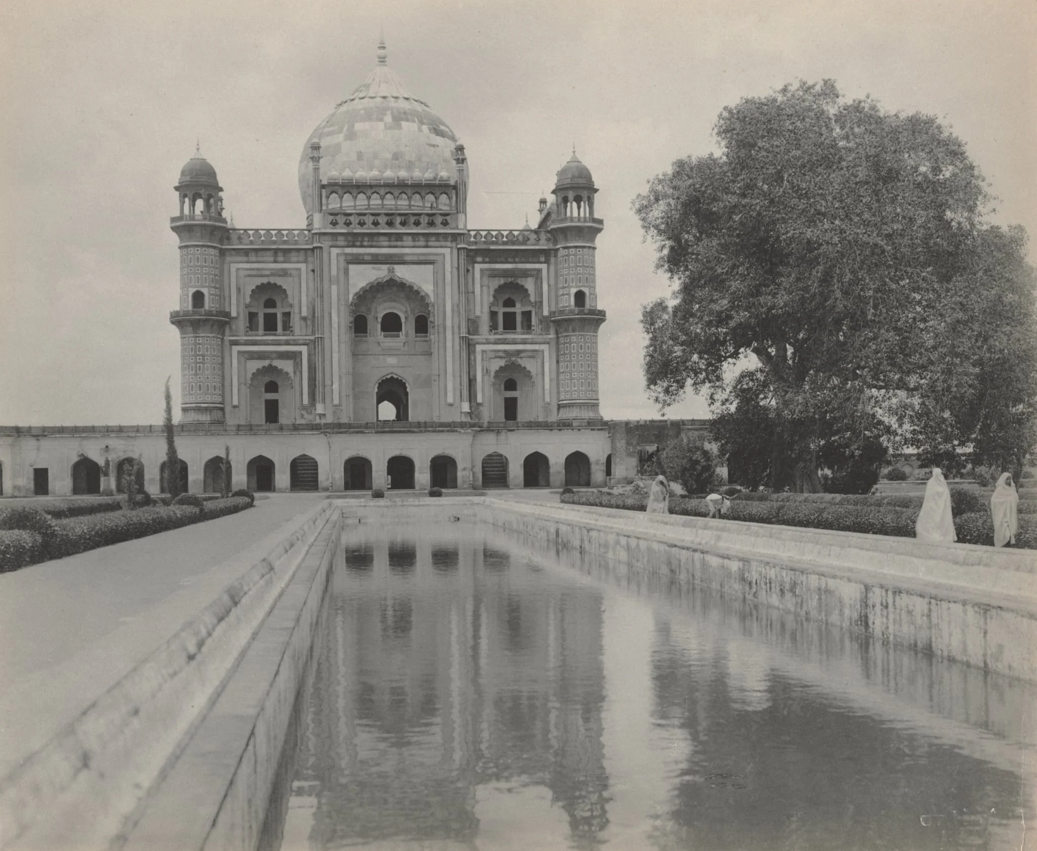 Saftar Jung Tomb, Delhi, by A. W. A. Plâté Studio, 1894