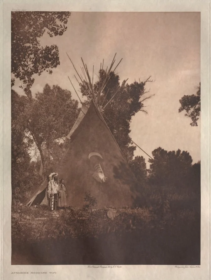 Portfolio IV, Plate 141: Apsaroke Medicine Tipi, by Edward S. Curtis, 1905