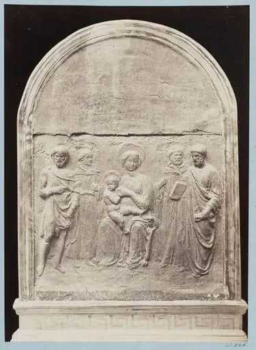 Bas-relief depicting the Virgin and Child in terra cotta