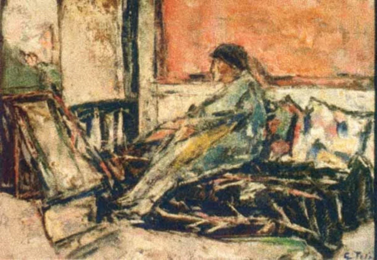 Femeie pe sofa