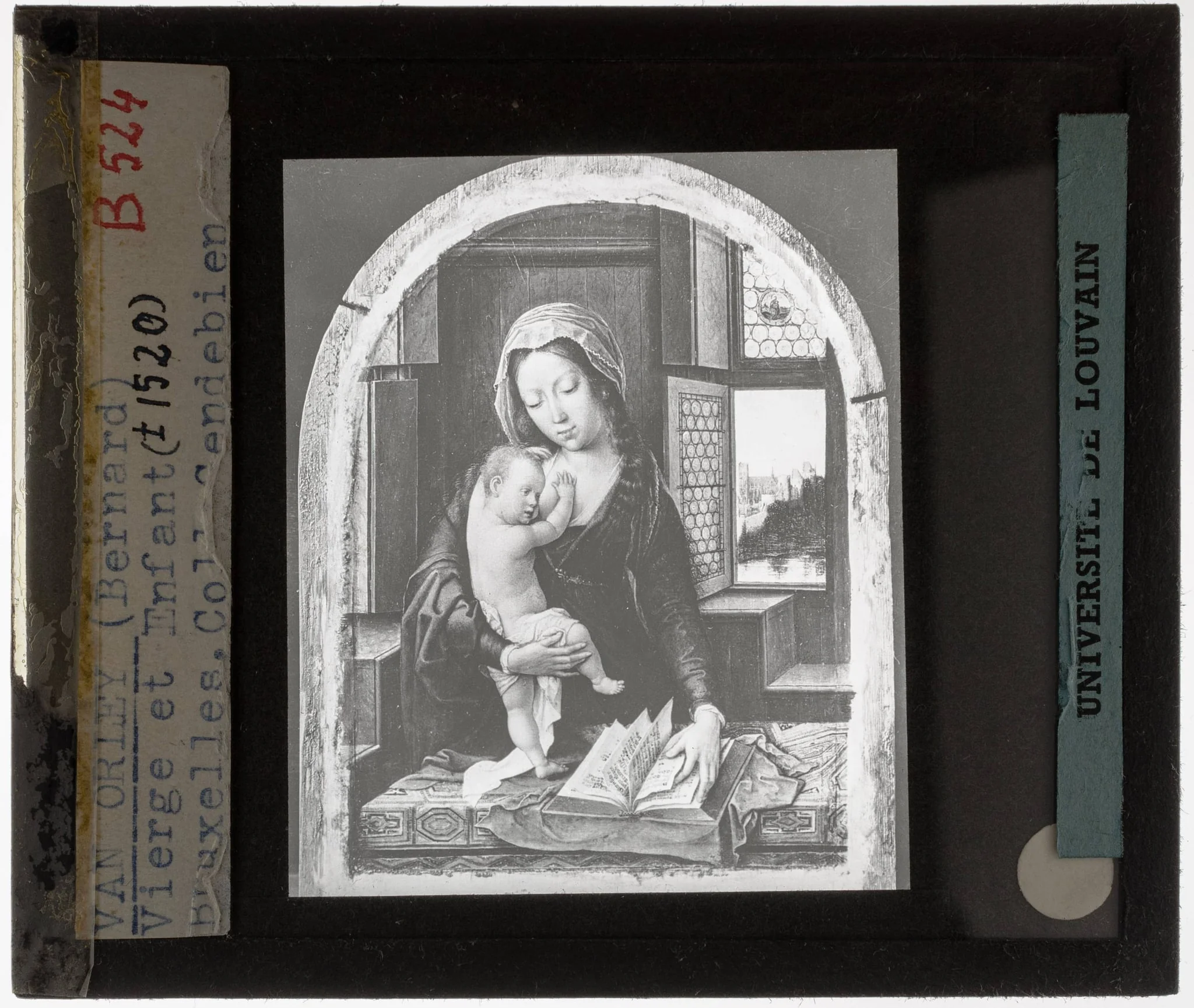 Bernard van Orley (navolger). O.L.Vrouw met Kind voor een open venster, by Bernard Van Orley, unspecified, 1924