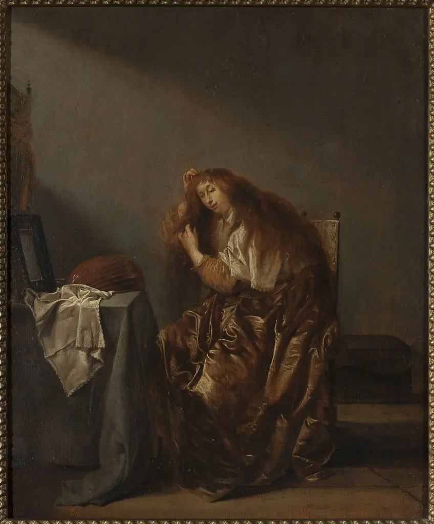 Woman in front of the mirror