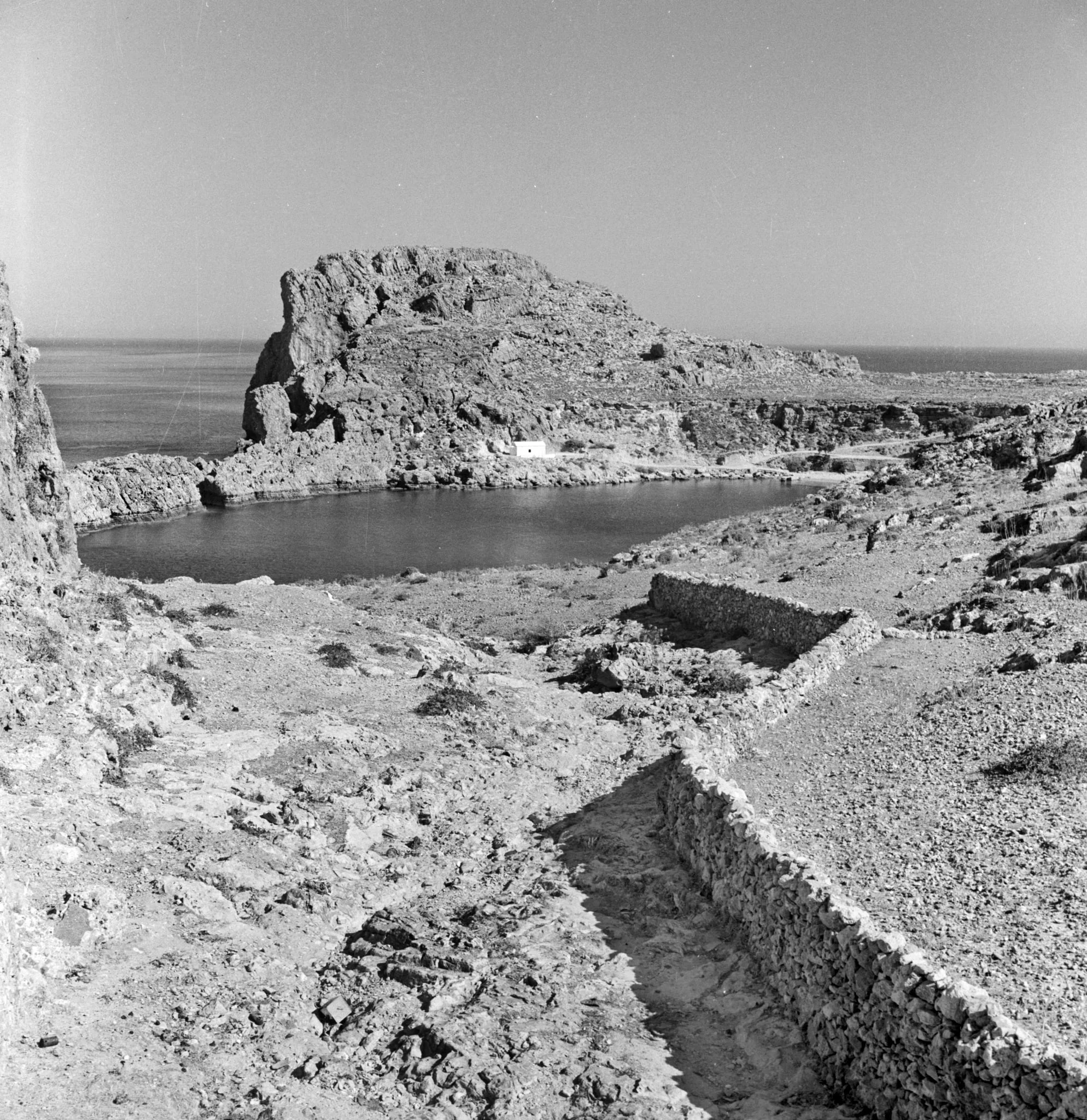 Ρόδος, περιοχή Λίνδου, 1953, by Elly (Nelly’s) Sougioultzoglou-Seraidari, 1953