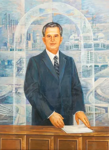 Tablou, „Epoca de aur”, atribuit Doina Catargiu. Tabloul îl prezintă pe Nicolae Ceaușescu într-un cadru oficial, la tribună. În spatele său marile realizări ale epocii sale: Casa Republicii, metroul, Canalul Dunăre - Marea Neagră, rafinării, combinate etc. Comandat și oferit de Comitetul Județean de Partid Suceava (1988).